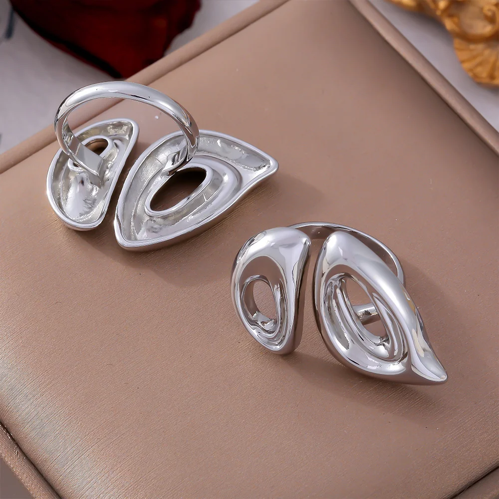 خاتم نسائي أنيق من الفولاذ المقاوم للصدأ مقاوم للماء مطلي بالذهب مجوف مصمم خواتم الاصبع مجوهرات فاخرة هدية بالجملة - الصورة 5