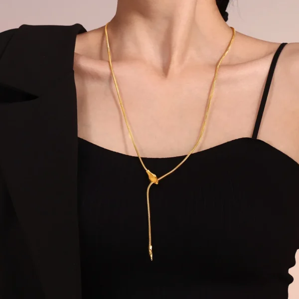 Long Pendant Chic Necklace Stainless Steel Sweater Chain for Women Snake Pendant Charm Waterproof Jewelry Wholesale