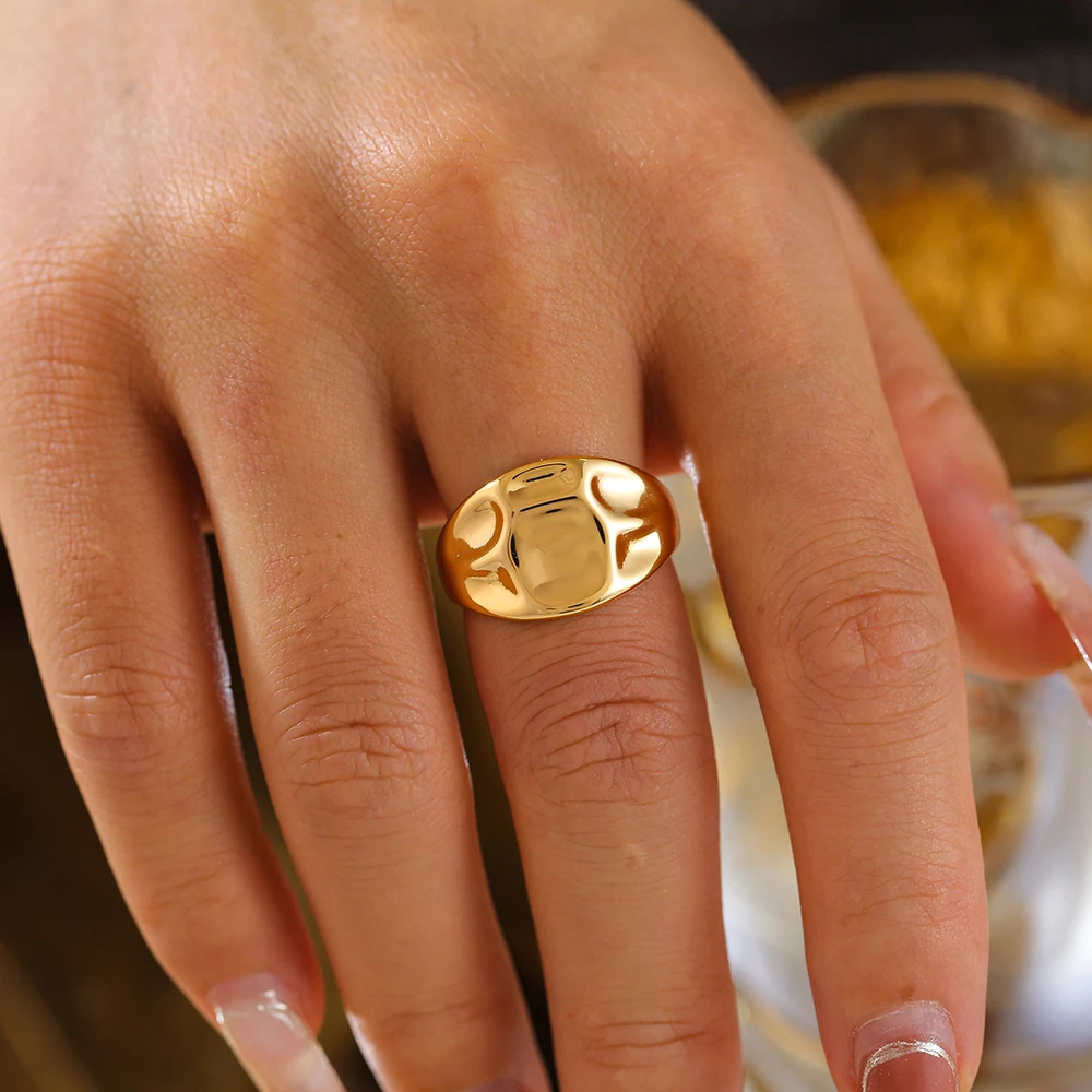 خواتم نحاسية أنيقة للنساء تصميم غير منتظم PVD 18K مطلية بالذهب خاتم فاخر ملمس ساحر مجوهرات هدية بالجملة - الصورة 2
